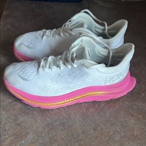 Hoka Kawana size 8 wide